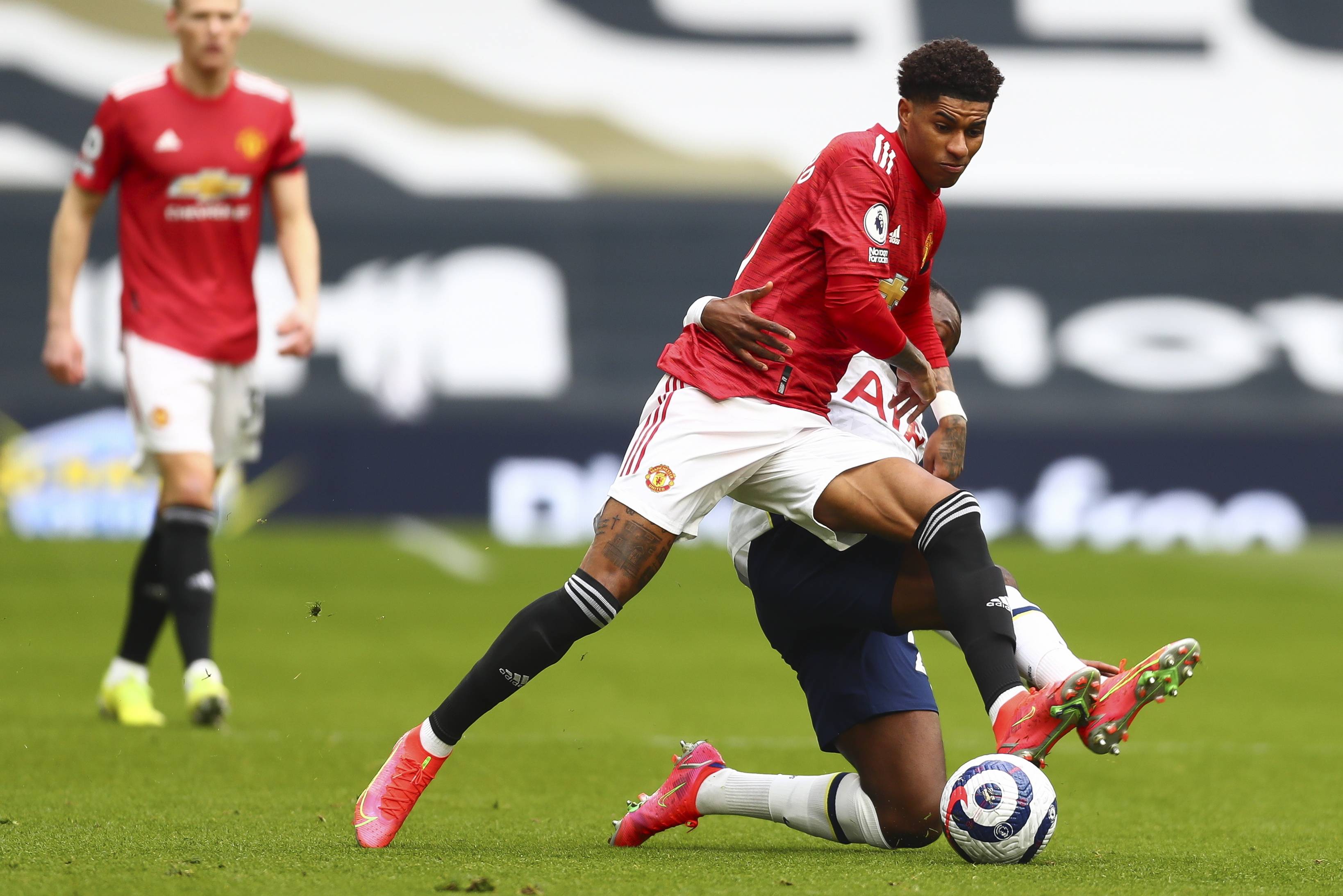 望国足能一 望国足能一